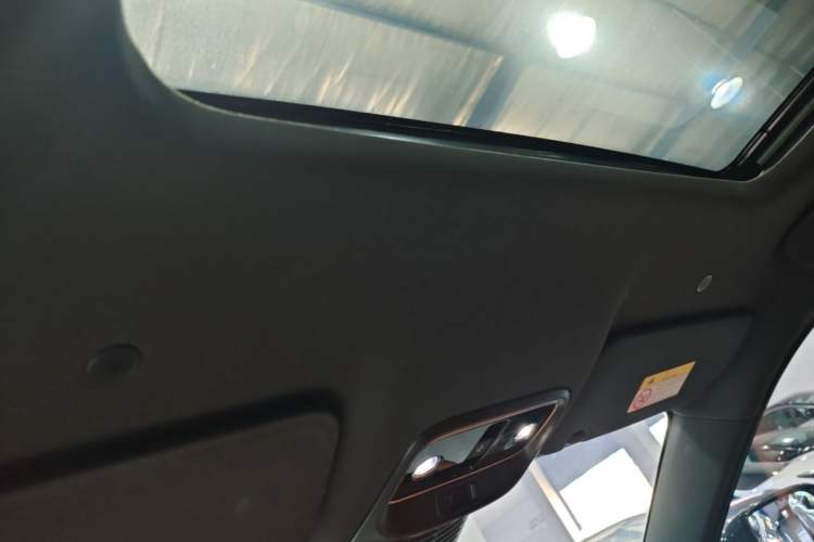 Used Hima AITO M7 2024 1.5T Intelligent Drive Rear-Drive Ultra Version 5 Seats Headliner