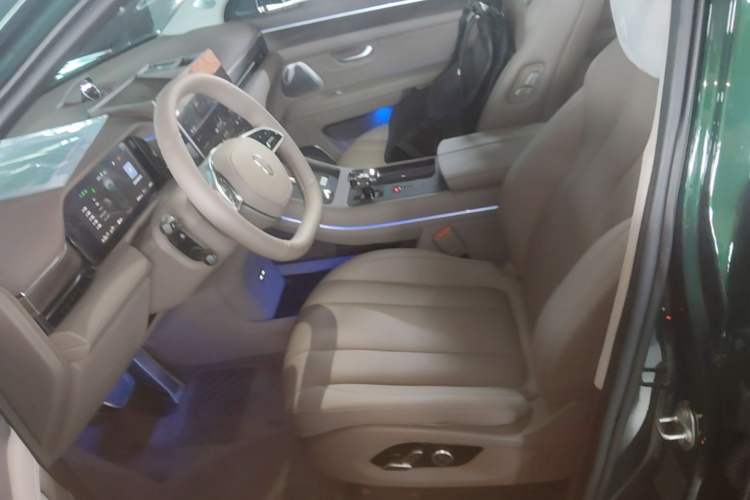 Used Hima AITO M7 2024 1.5T Intelligent Drive Rear-Drive Ultra Version 5 Seats Left Front Seat