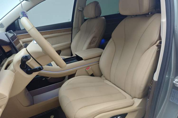 Used Hima AITO M7 2024 1.5T Intelligent Driving Rear-Drive Ultra Version 6 Seats Left Front Seat