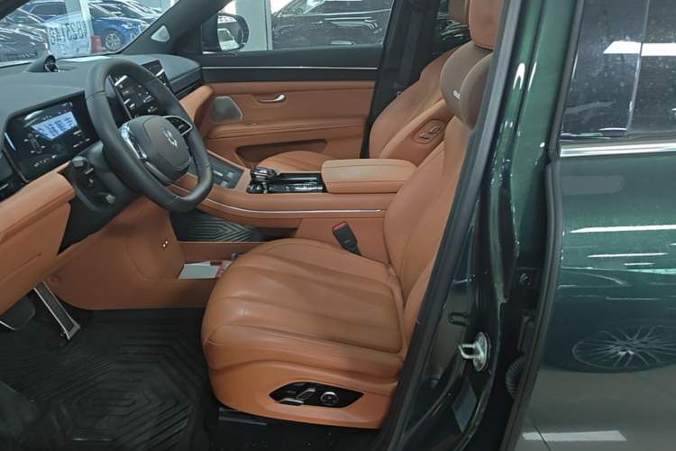 Used Hima AITO M7 2024 1.5T Intelligent Drive Rear-Drive Ultra Version 5 Seats Left Front Seat