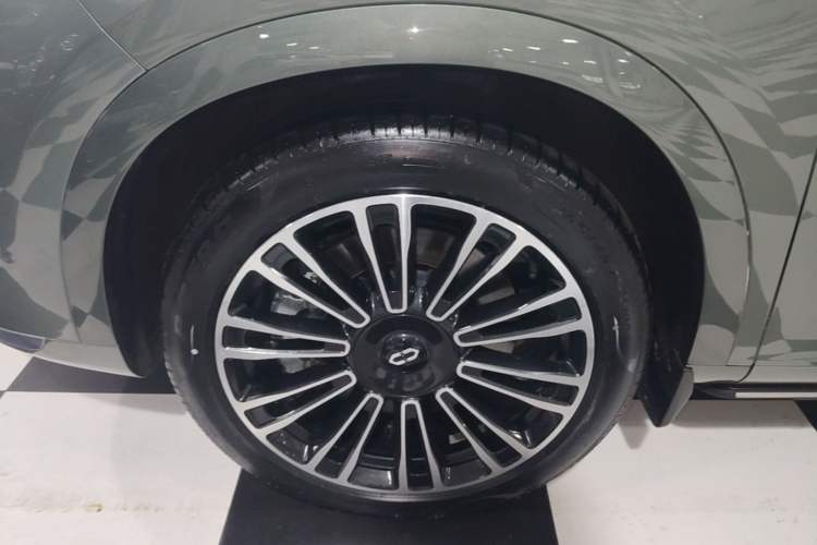 Used Hima AITO M7 2024 1.5T Intelligent Driving 4WD Max Edition 5 Seats Left Front Wheel Hub