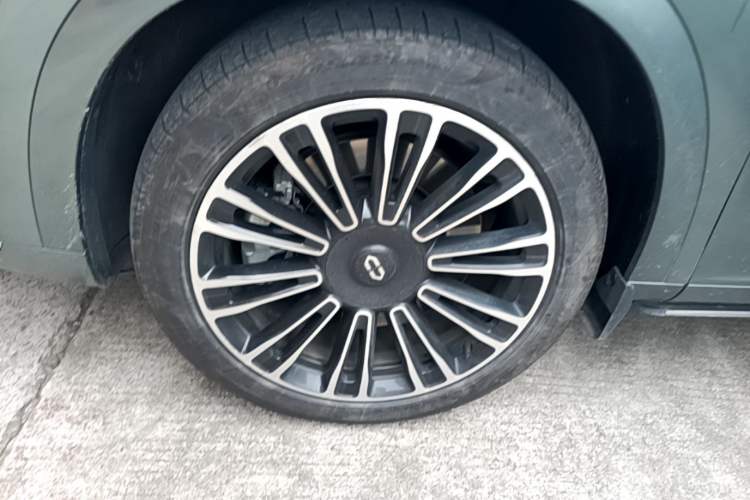 Used Hima AITO M7 2024 1.5T Intelligent Driving 4WD Max Edition 5 Seats Left Front Wheel Hub