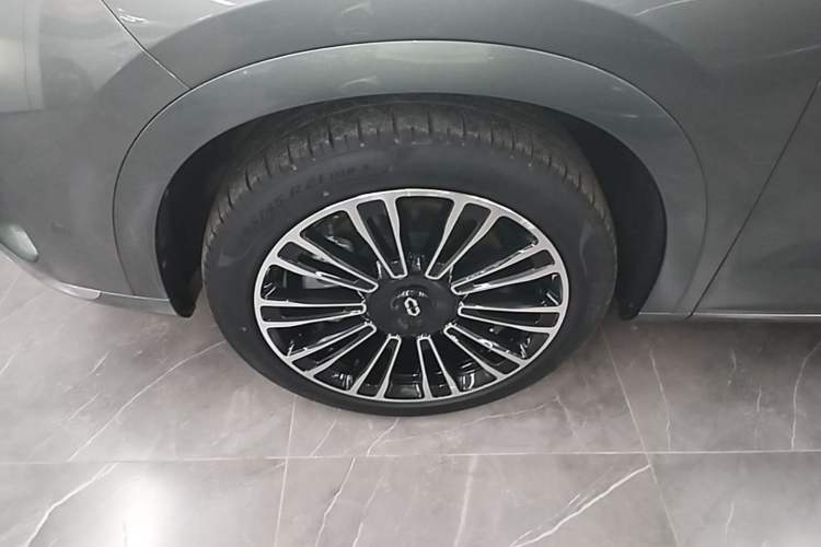 Used Hima AITO M7 2024 1.5T Intelligent Driving Rear-Drive Max Edition 5 Seats Left Front Wheel Hub