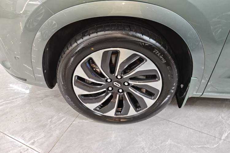 Used Hima AITO M7 2024 1.5T Rear-Drive Plus Version 5 Seats Left Front Wheel Hub
