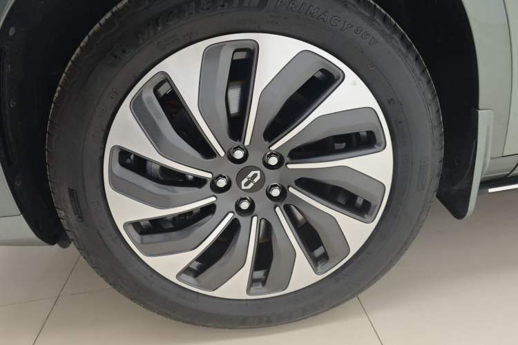 Used Hima AITO M7 2024 1.5T Intelligent Driving Rear-Drive Ultra Version 6 Seats Left Front Wheel Hub