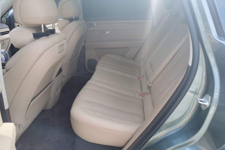 Used Hima AITO M7 2024 1.5T Intelligent Driving 4WD Max Edition 5 Seats Left Rear Seat