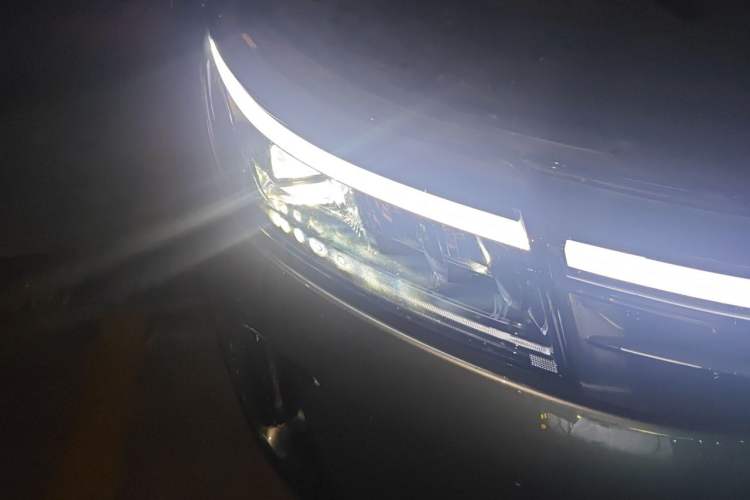 Used Hima AITO M7 2024 1.5T Intelligent Driving 4WD Max Edition 5 Seats Right Front Headlight