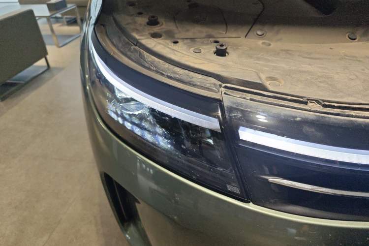 Used Hima AITO M7 2024 1.5T Intelligent Driving 4WD Max Edition 5 Seats Right Front Headlight