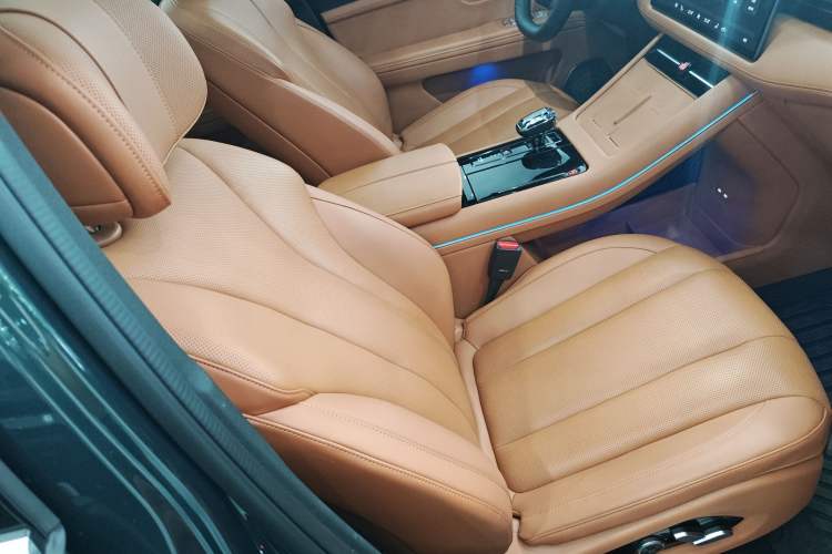 Used Hima AITO M7 2024 1.5T Intelligent Drive Rear-Drive Ultra Version 5 Seats Right Front Seat
