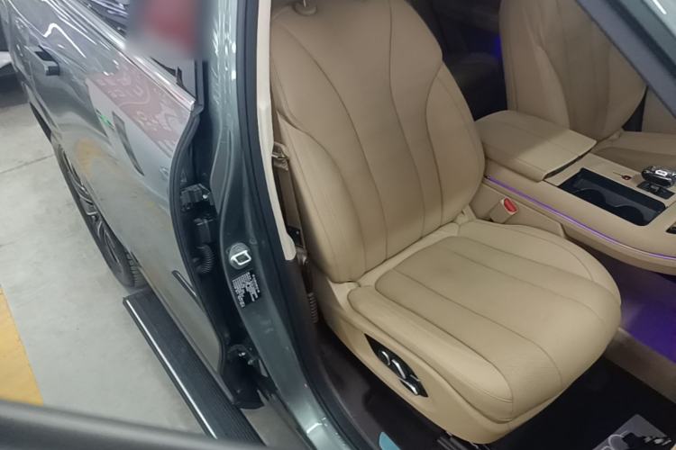 Used Hima AITO M7 2024 1.5T Rear-Drive Plus Version 5 Seats Right Front Seat