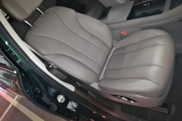 Used Hima AITO M7 2024 1.5T Intelligent Drive 4WD Ultra Version 5 Seats Right Front Seat