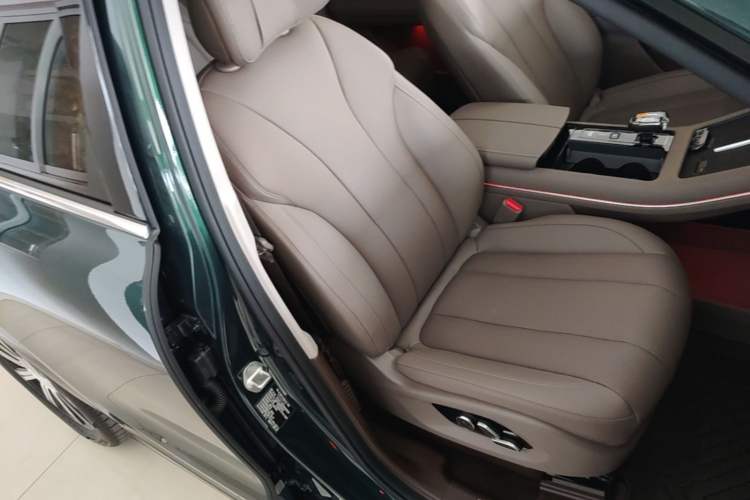 Used Hima AITO M7 2024 1.5T Intelligent Drive Rear-Drive Ultra Version 5 Seats Right Front Seat