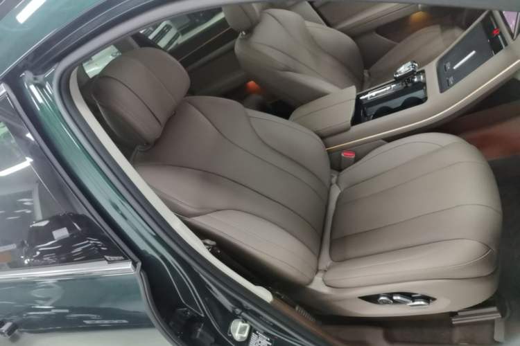 Used Hima AITO M7 2024 1.5T Intelligent Drive Rear-Drive Ultra Version 5 Seats Right Front Seat