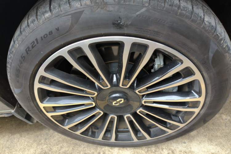 Used Hima AITO M7 2024 1.5T Intelligent Drive 4x4 Max Edition 6 Seats Right Front Wheel Hub