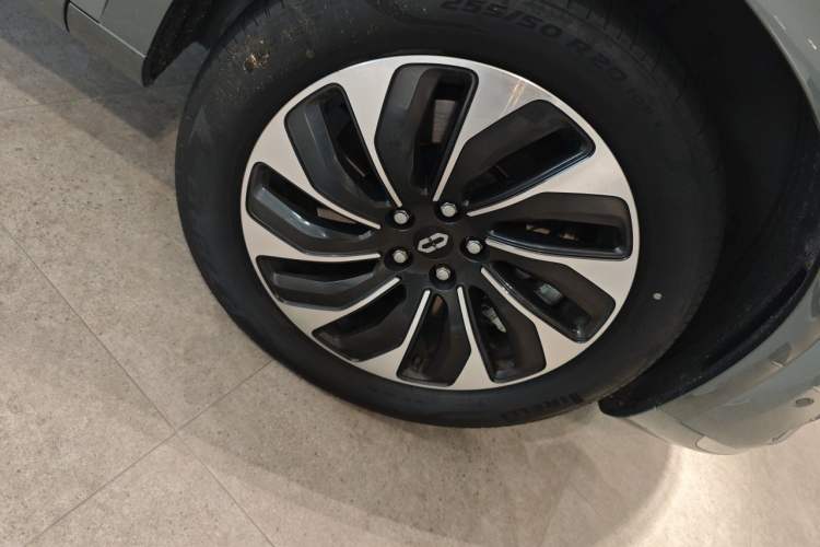 Used Hima AITO M7 2024 1.5T Intelligent Driving 4WD Max Edition 5 Seats Right Front Wheel Hub
