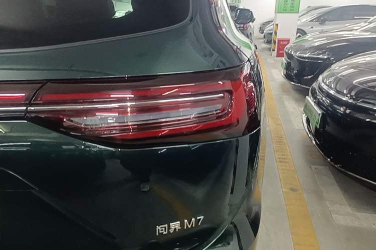 Used Hima AITO M7 2024 1.5T Intelligent Driving Rear-Drive Pro Version 5 Seats Right Rear Taillight