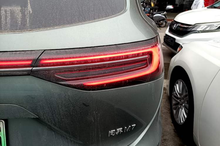 Used Hima AITO M7 2024 1.5T Intelligent Driving 4WD Max Edition 5 Seats Right Rear Taillight