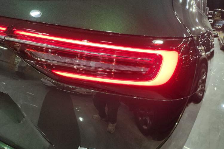 Used Hima AITO M7 2024 1.5T Intelligent Driving Rear-Drive Pro Version 5 Seats Right Rear Taillight