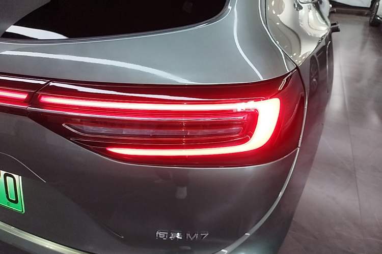 Used Hima AITO M7 2024 1.5T Intelligent Driving Rear-Drive Max Edition 5 Seats Right Rear Taillight