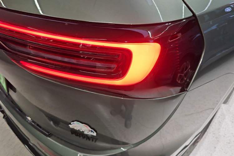Used Hima AITO M7 2024 1.5T Intelligent Driving 4WD Max Edition 5 Seats Right Rear Taillight