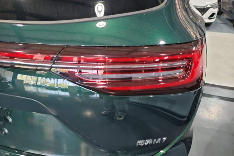 Used Hima AITO M7 2024 1.5T Intelligent Drive Rear-Drive Ultra Version 5 Seats Right Rear Taillight