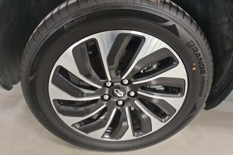 Used Hima AITO M7 2024 1.5T Rear-Drive Plus Version 5 Seats Right Rear Wheel Hub