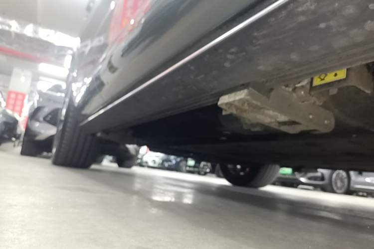 Used Hima AITO M7 2024 1.5T Rear-Drive Plus Version 5 Seats Right Side Sill