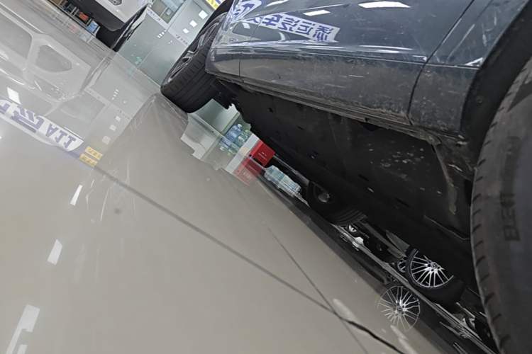 Used Hima AITO M7 2024 1.5T Intelligent Drive Rear-Drive Ultra Version 5 Seats Right Side Sill