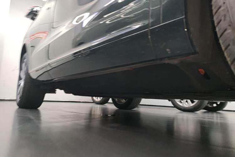 Used Hima AITO M7 2024 1.5T Intelligent Drive 4WD Ultra Version 5 Seats Right Side Sill