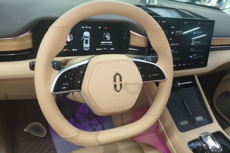 Used Hima AITO M7 2024 1.5T Rear-Drive Plus Version 5 Seats Steering Wheel