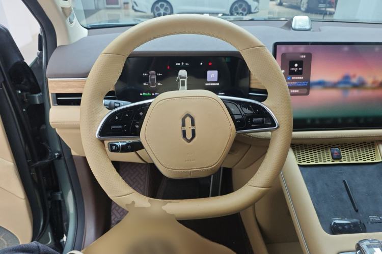 Used Hima AITO M7 2024 1.5T Intelligent Driving Rear-Drive Ultra Version 6 Seats Steering Wheel
