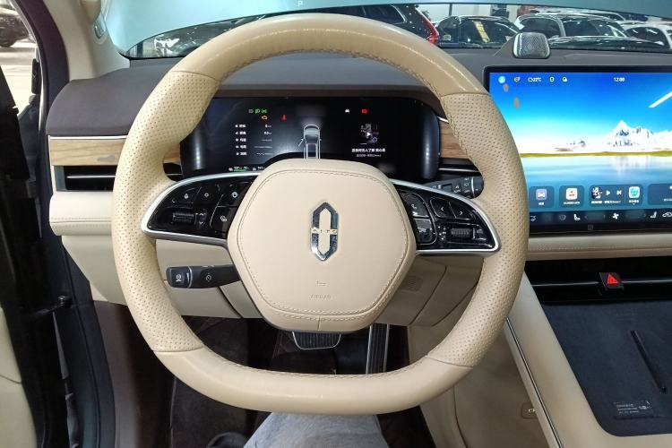 Used Hima AITO M7 2024 1.5T Intelligent Driving 4WD Max Edition 5 Seats Steering Wheel