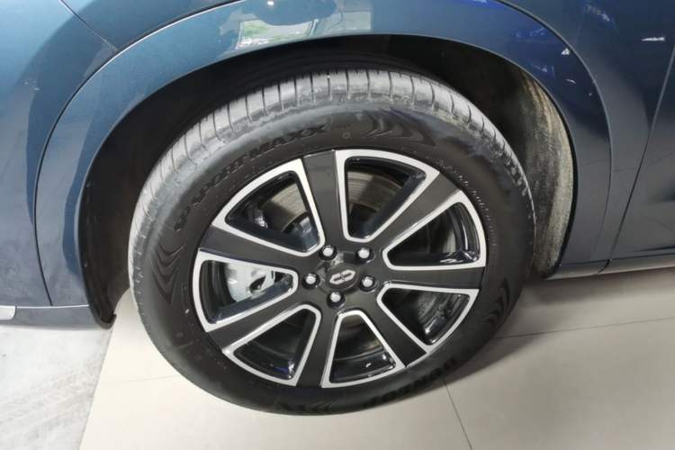 Used Hima AITO M7 2024 1.5T Intelligent Drive 4WD Ultra Version 5 Seats Left Front Wheel Hub