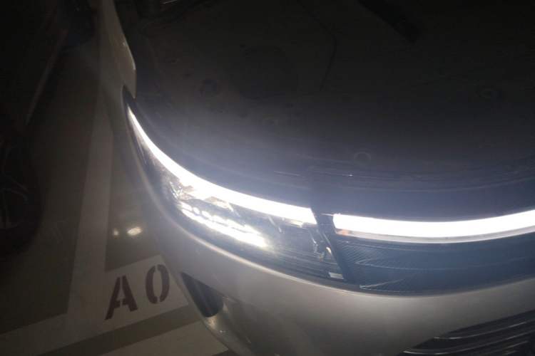 Used Hima AITO M7 2024 1.5T Rear-Drive Plus Version 5 Seats Right Front Headlight