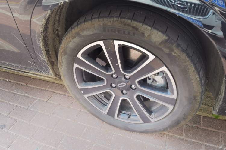 Used Hima AITO M7 2024 1.5T Intelligent Driving 4WD Pro Edition 5 Seats Right Front Wheel Hub