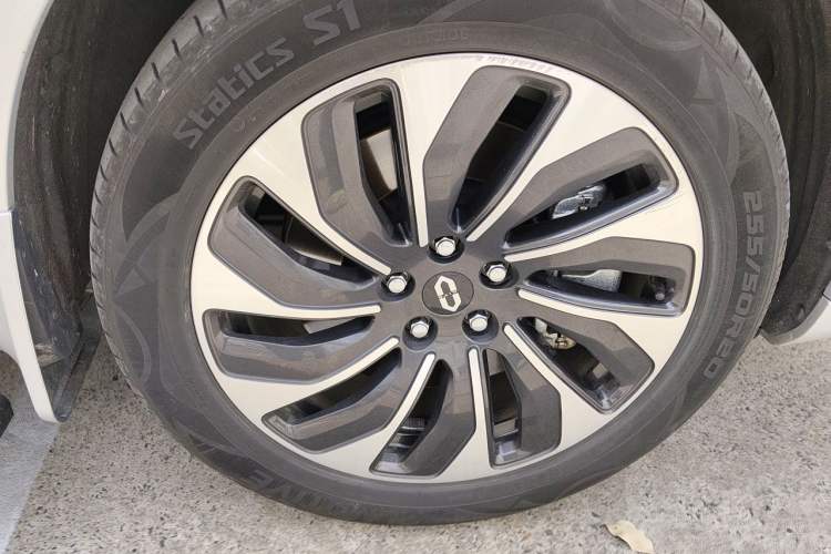 Used Hima AITO M7 2024 1.5T Intelligent Driving Rear-Drive Max Edition 5 Seats Right Front Wheel Hub