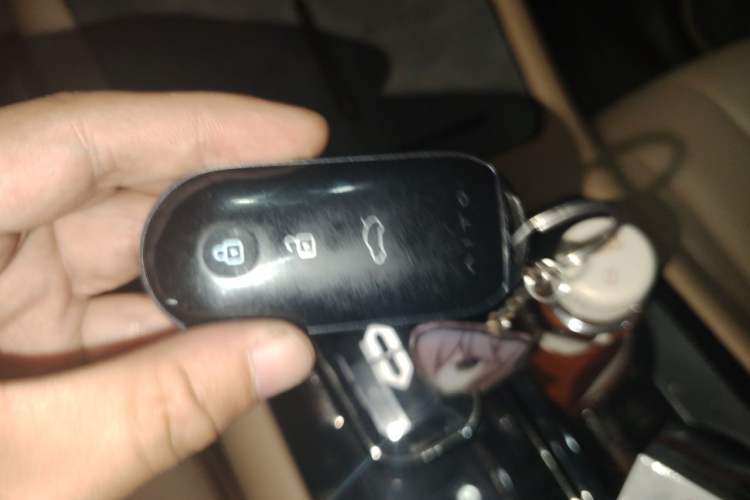 Used Hima AITO M7 2024 1.5T Rear-Drive Plus Version 5 Seats Vehicle Key