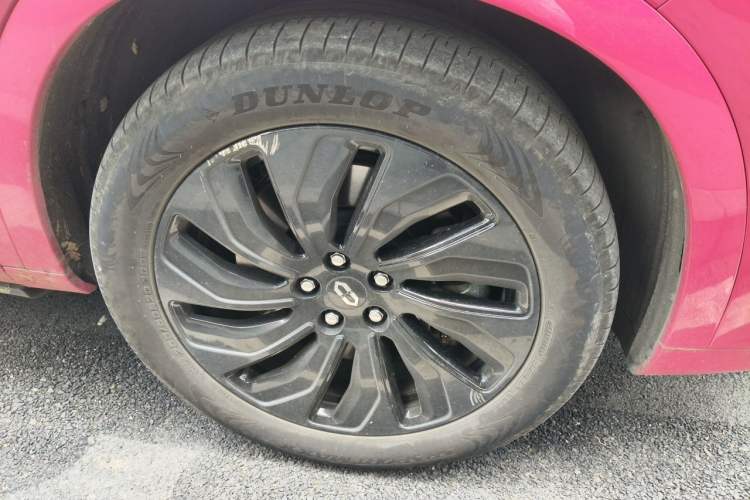 Used Hima AITO M7 2024 1.5T Rear-Drive Plus Version 5 Seats Right Front Wheel Hub