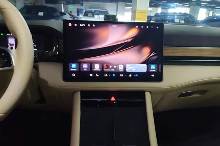 Used Hima AITO M7 2024 1.5T Intelligent Driving 4WD Max Edition 5 Seats Audio And AC Panel