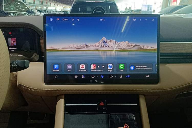 Used Hima AITO M7 2024 1.5T Intelligent Driving 4WD Ultra Version 6 Seats Audio And AC Panel
