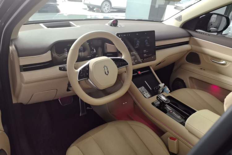 Used Hima AITO M7 2024 1.5T Intelligent Drive Rear-Drive Ultra Version 5 Seats Center Console