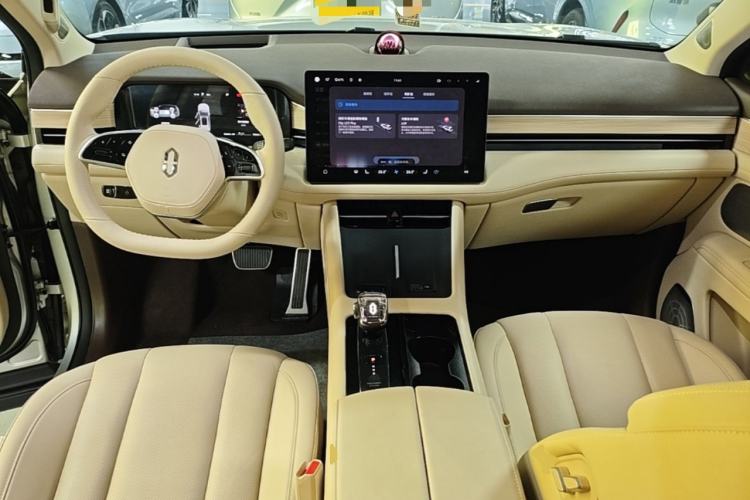 Used Hima AITO M7 2024 1.5T Intelligent Driving Rear-Drive Pro Version 5 Seats Ternary Lithium Battery Center Console