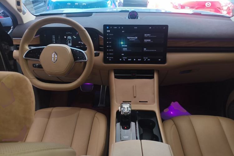 Used Hima AITO M7 2024 1.5T Intelligent Driving 4WD Ultra Version 6 Seats Center Console