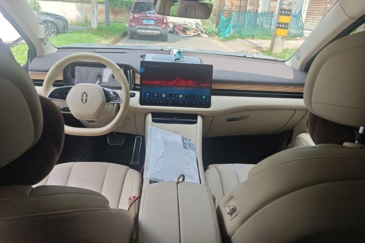 Used Hima AITO M7 2024 1.5T Intelligent Drive 4x4 Max Edition 6 Seats Center Console