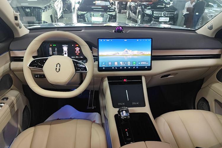 Used Hima AITO M7 2024 1.5T Intelligent Driving Rear-Drive Pro Version 5 Seats Ternary Lithium Battery Center Console