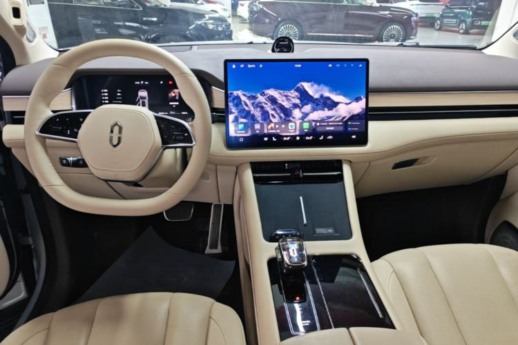 Used Hima AITO M7 2024 1.5T Intelligent Driving Rear-Drive Pro Version 6 Seats Center Console