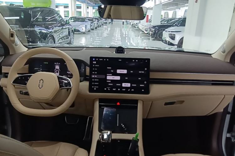 Used Hima AITO M7 2024 1.5T Intelligent Driving All-Wheel Drive Pro Version 5 Seats Ternary Lithium Battery Center Console