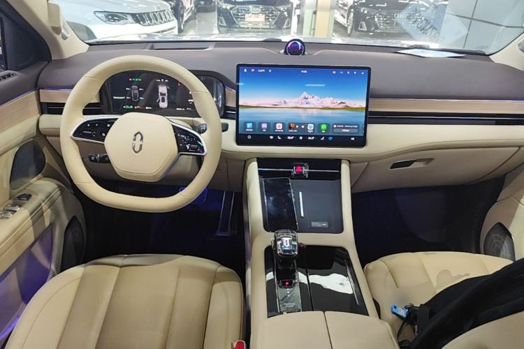 Used Hima AITO M7 2024 1.5T Intelligent Driving Rear-Drive Pro Version 5 Seats Center Console