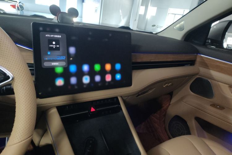 Used Hima AITO M7 2024 1.5T Rear-Drive Plus Version 5 Seats Center Console