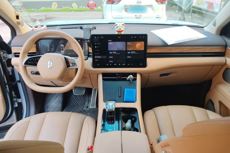 Used Hima AITO M7 2024 1.5T Intelligent Driving Rear-Drive Pro Version 6 Seats Center Console